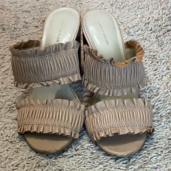 Ann Taylor heels - Picture 1 of 3